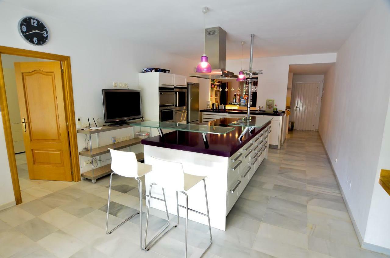 Alcazaba Beach Apartment 3302 Естепона Екстериор снимка